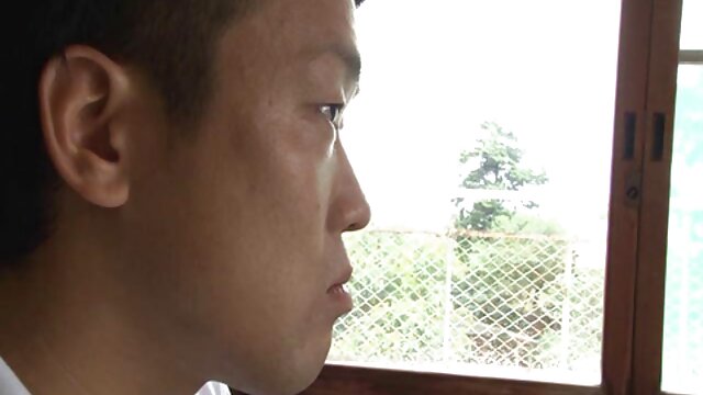 A élő sex videó kedves ázsiai csaj telibe kapja a száját, miután vaskos szopást adott