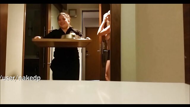 A mindig szexre éhes szomszéd csaj, Khloe Kapri megszívja a faszát, és belekerül szeksz videók a forró POV klipbe